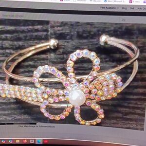 Rhinestone Flower Bangle